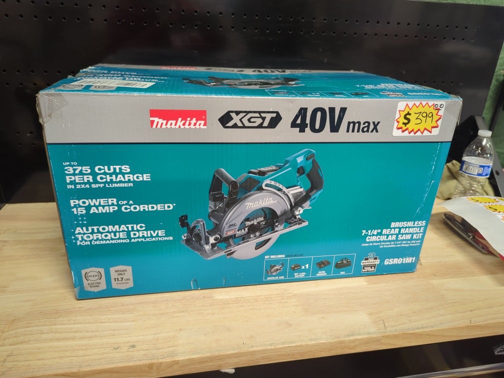 Makita
40V Max XGT Brushless Cordless Rear Handle 7-1/4 in. Circular Saw Kit (4.0 Ah)