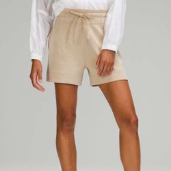 Lululemon Soft Ambition High Rise Short 4”, size 10, Trench color