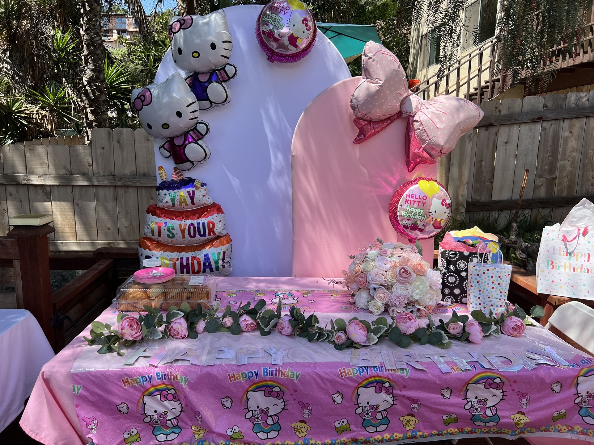 2 or 3 panels Backdrop Stand With Baloons or Flower Arch
