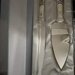 Wedding Cake Knives And Flutes