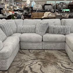 Sectionals/ Livingroom Furniture / Same Day Delivery 🚚 