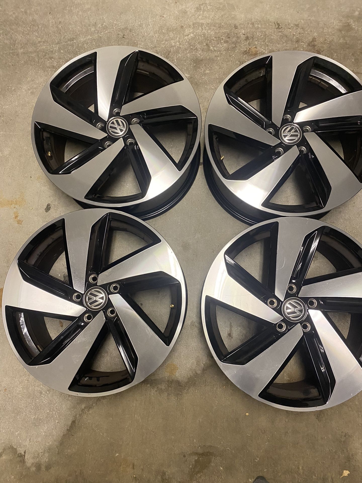 Set Of 4 Genuine Mk7.5 Volkswagen GTI Austin Wheels