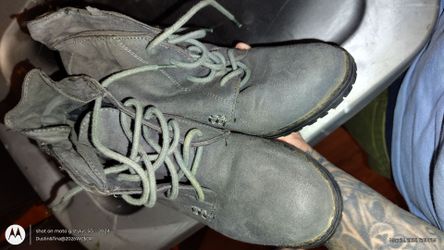 Grey wedges