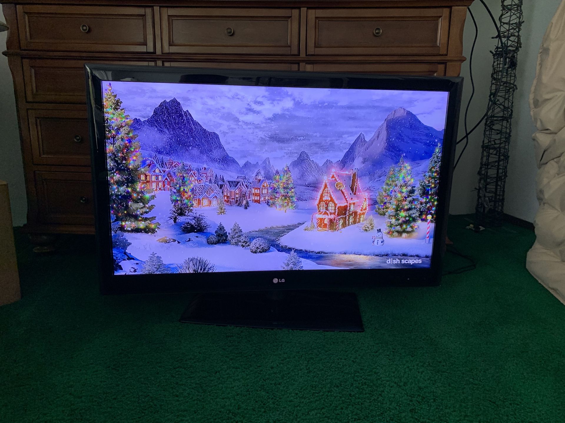 LG TV 42” LED - LCD HDTV