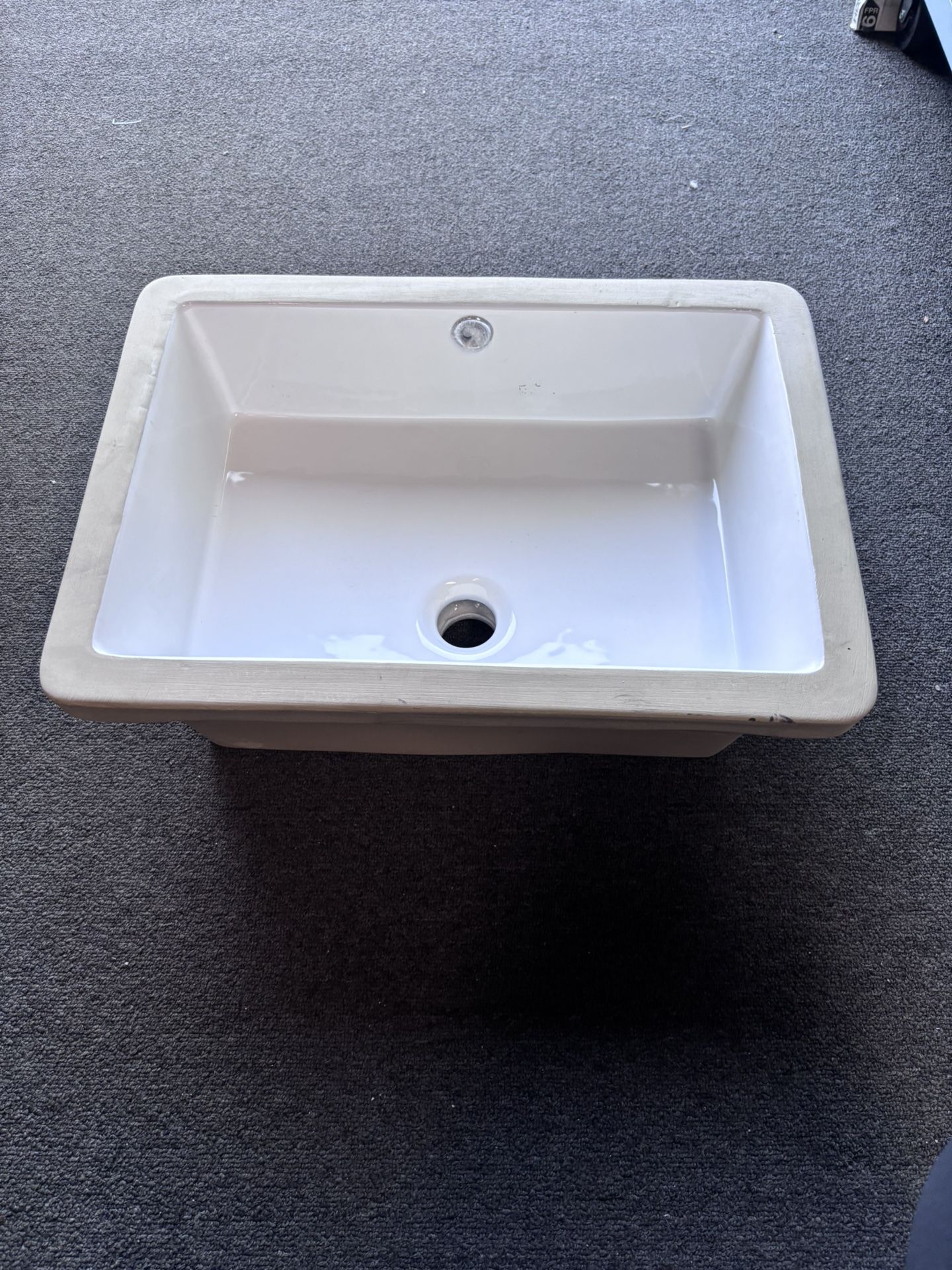 New 19.5” X 14 “ Rectangular Undermount Porcelain Ceramic Bathroom Sink in White