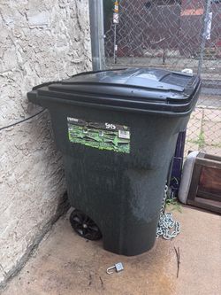 96 Gallon Trashcan