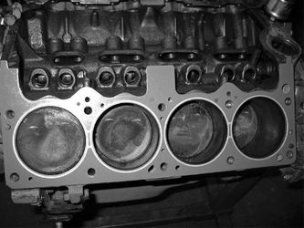Dodge 5.9 L/ 360 short block engine