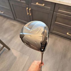 Taylormade Qi35 driver 10.5 Stiff Shaft Right Handed 