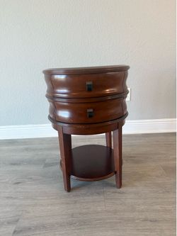 Round Cherry Wood Accent Table with 2 Drawers