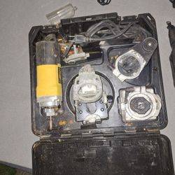 DEWALT ROUTER SET W/ CASE