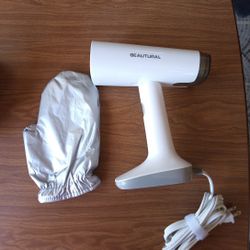 Beauteral Garment Steamer.