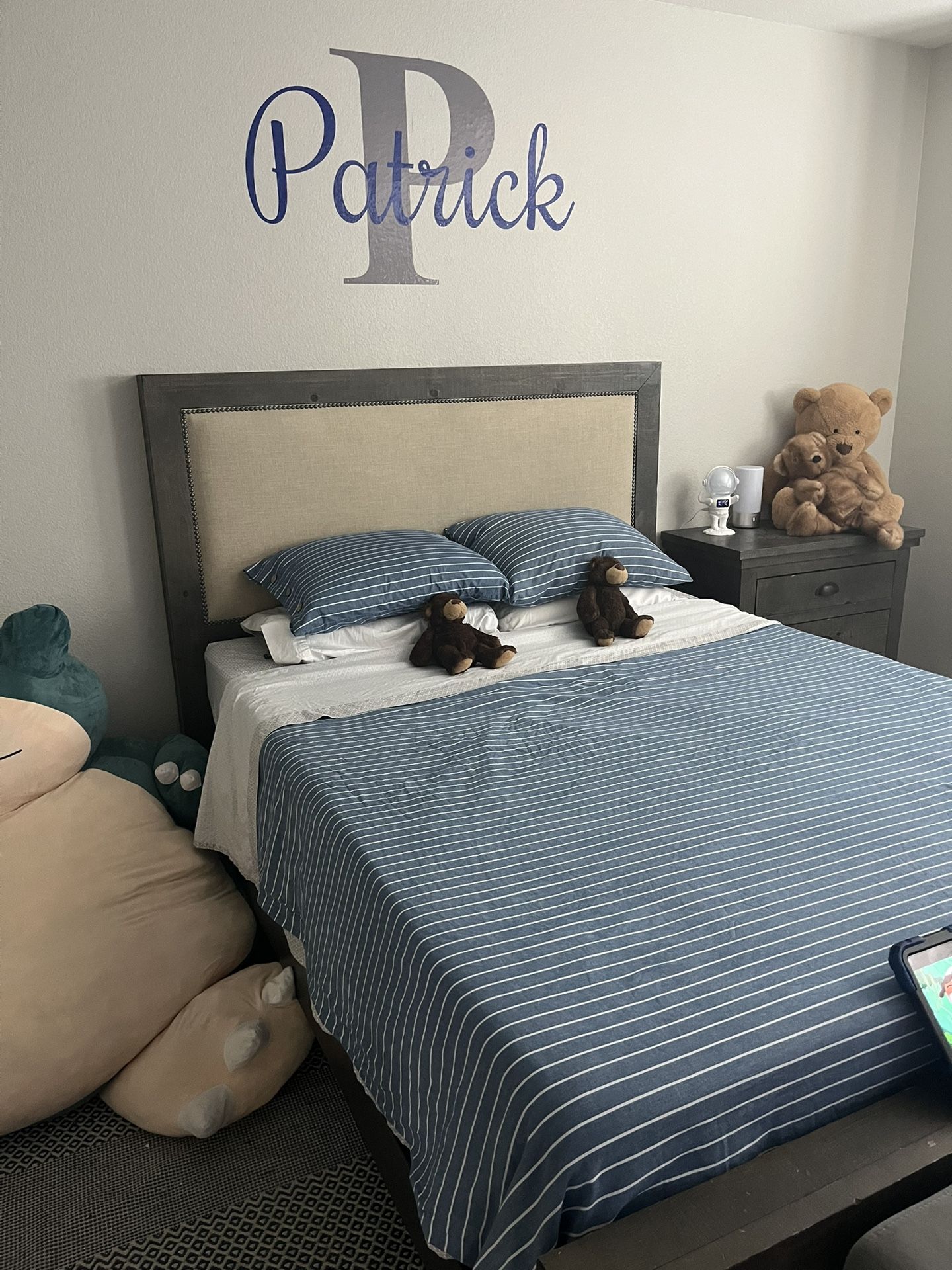 Queen Bed And Box frame