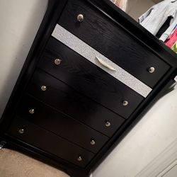 BLACK X SILVER QUEEN BEDROOM SET