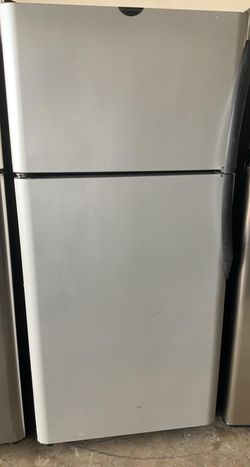 Frigidaire Top Mount  White Refrigerator
