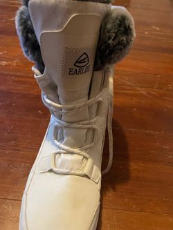 Snow boots