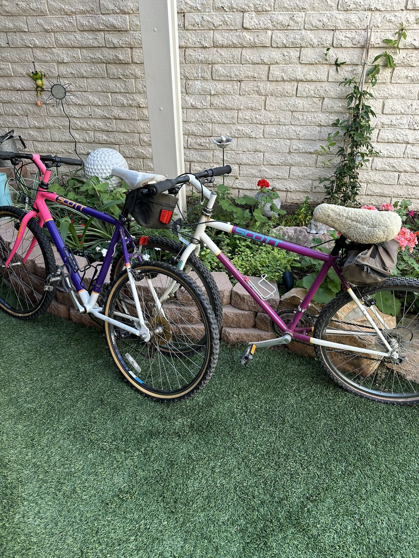 TWO SCOTT MOUNTAIN BICYCLES-MALE&FEMALE