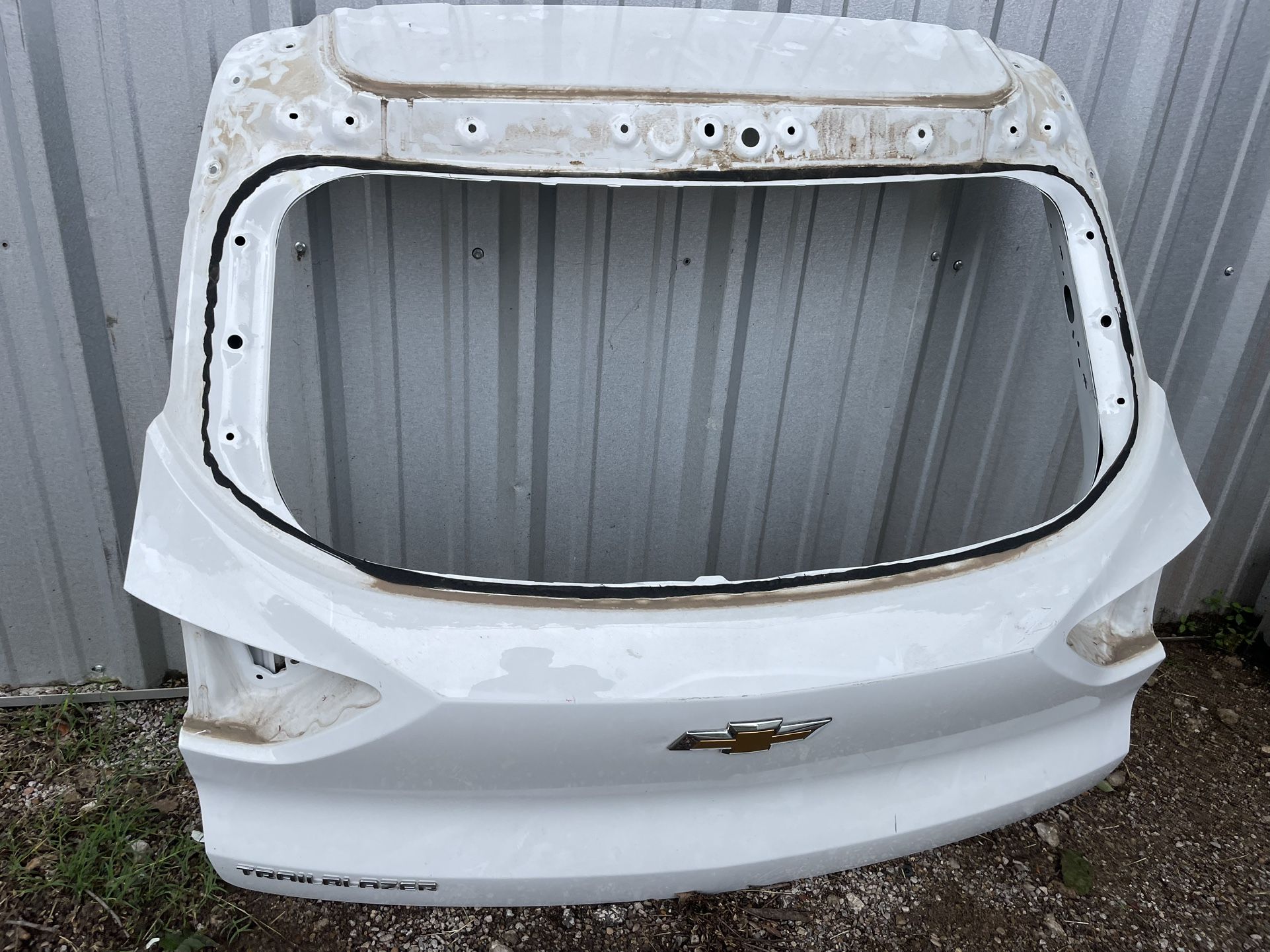 TAILGATE CHEVROLET TRAILBLAZER