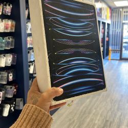 iPad Pro 6th Gen 128gb WiFi Only 12.9in. 