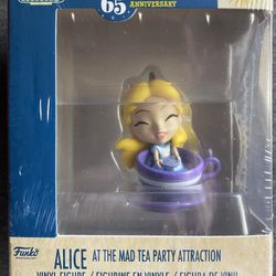 Funko Minis Disneyland Resort 65th Anniversary Alice At The Mad Tea Party Attraction Vinyl Figure 