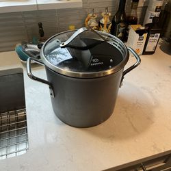 Calphalon Signature Hard-Anodized Nonstick 8-Quart Stock Pot with Cover for  Sale in Deerfield, IL - OfferUp