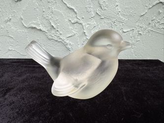FENTON Vintage Frosted Glass Sparrow Bird Figurine