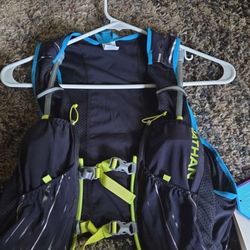 Nathan Mens Pinnacle 4L Large hydration vest
