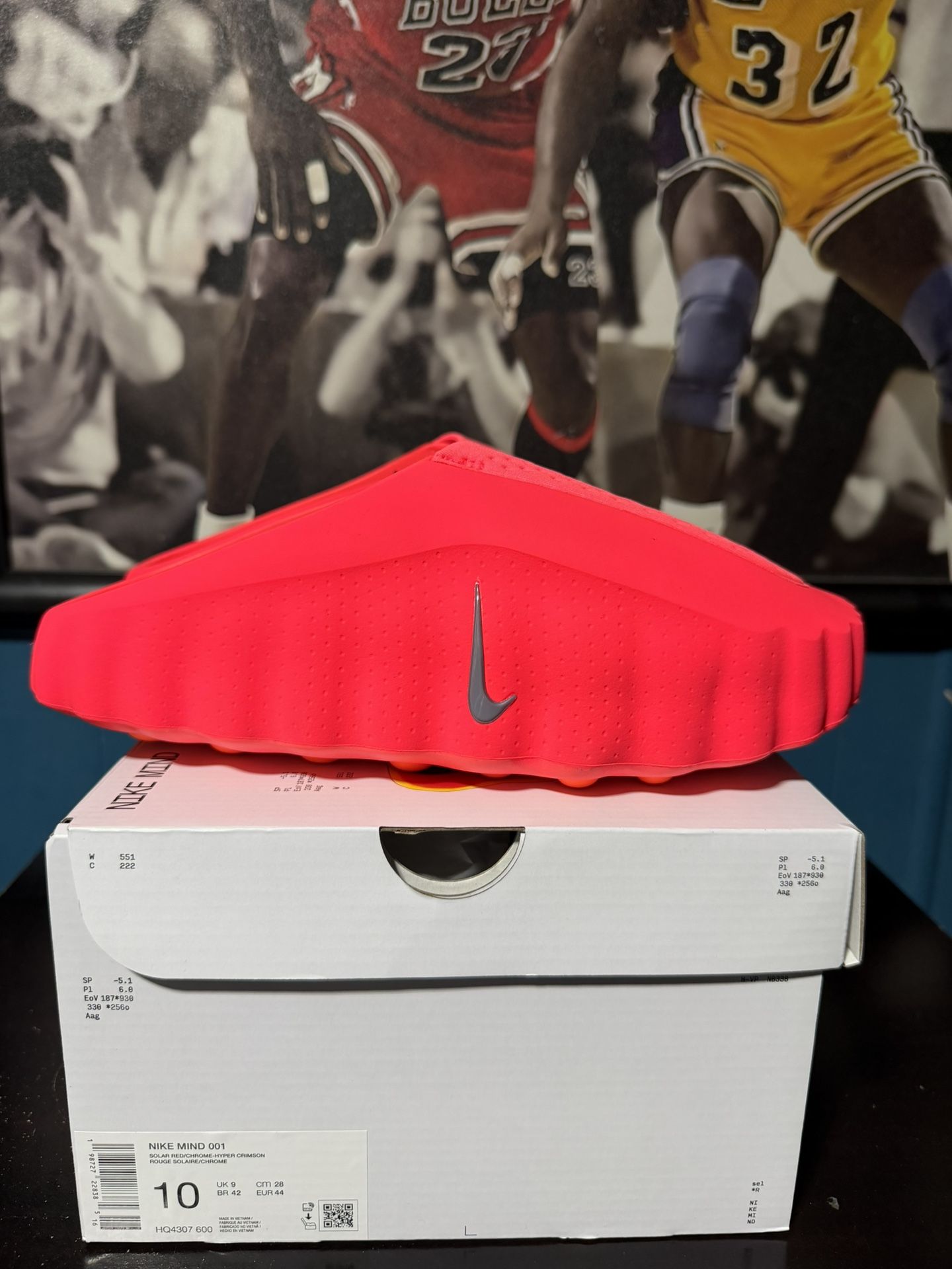 Nike Mind 001 Slide Solar Red