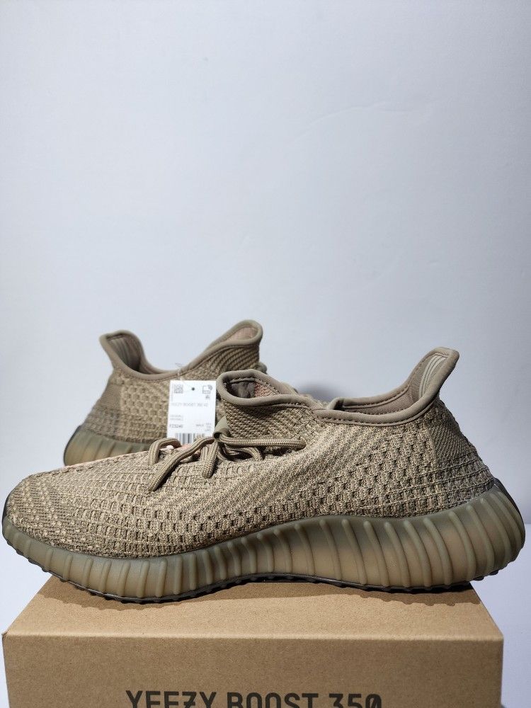 Yeezy 350 V2 Sand Taupe Mens Size 11 display picture 1