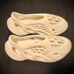 Yeezy foam Runner Size 9