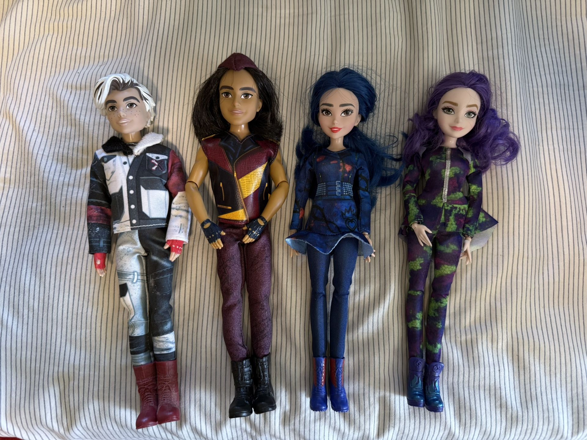 Disney’s Descendants dolls (open box/new)