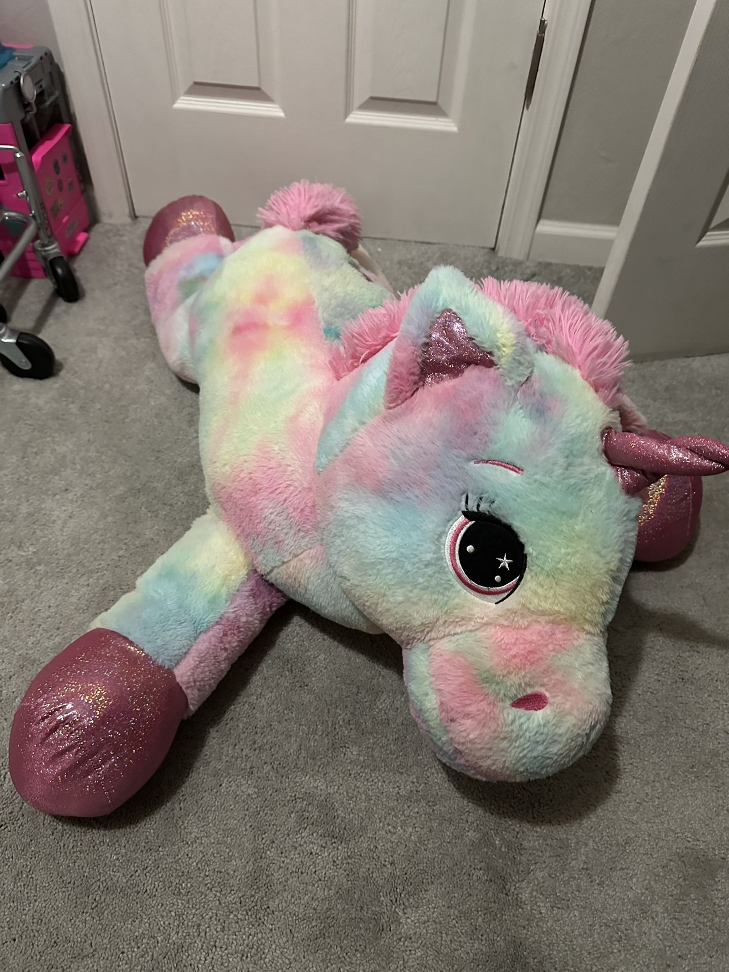 Giant Unicorn
