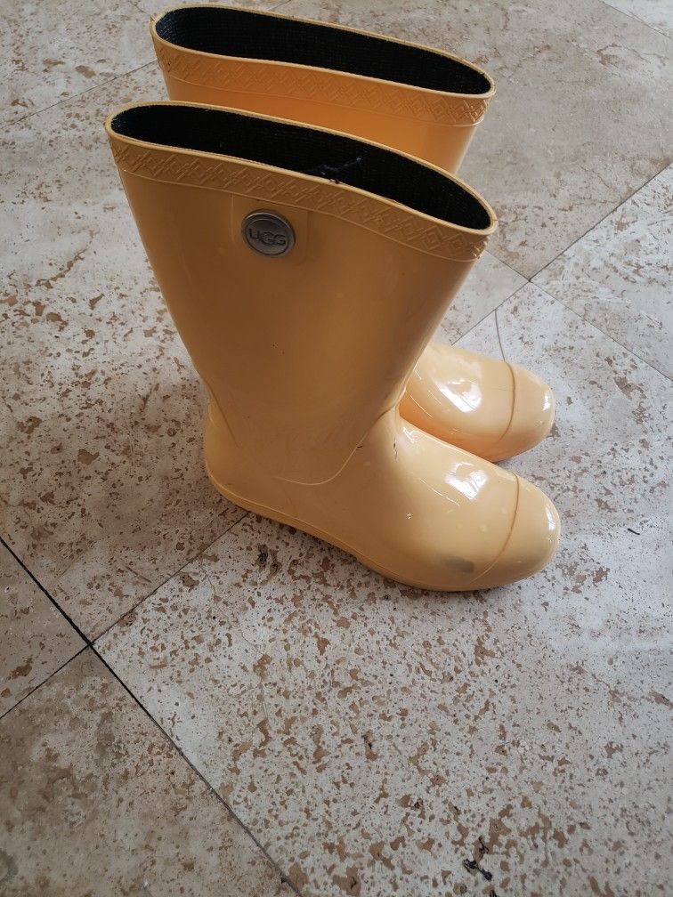 ugg rain boots
UGG SIZE FOR GIRLS SIZE 5