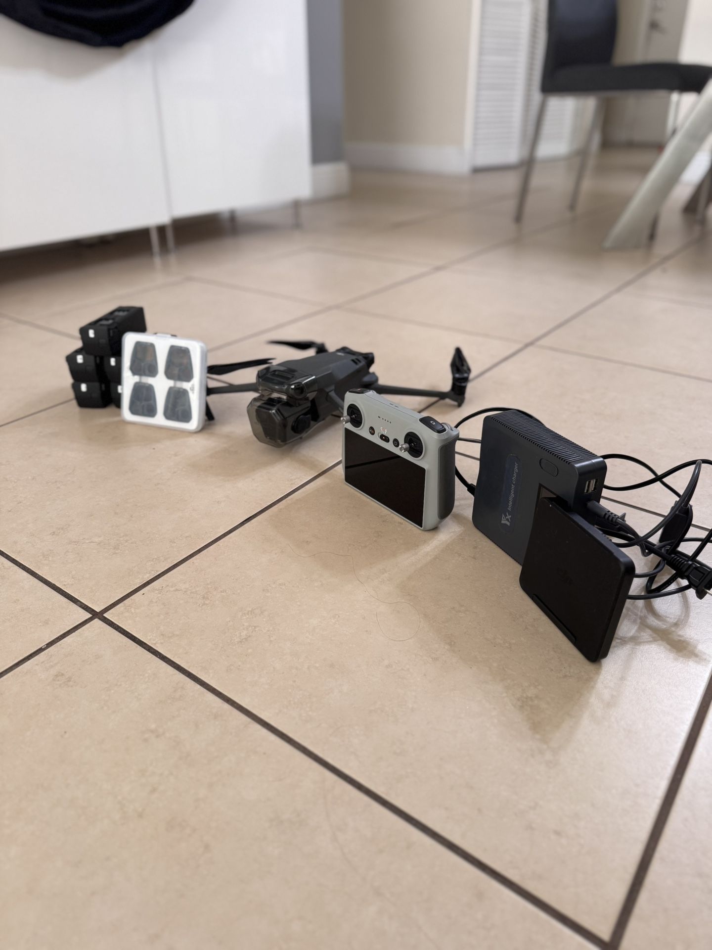 DJI MAVIC 3 PRO with 5 Batteries!!EXCELLENT!!