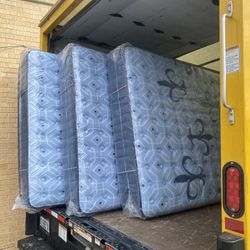 Queen Mattress Stearns & Foster Estate Firm 14.5 Inches Brand New $799