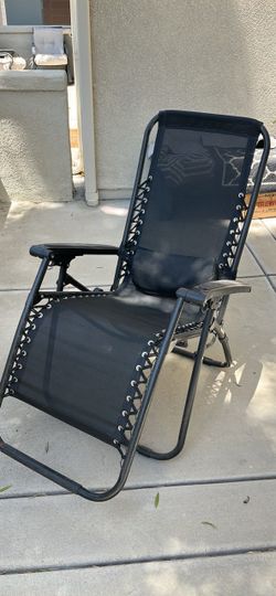 Black Zero Gravity Reclining Outdoor Chair
