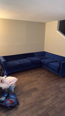 Sectional couch