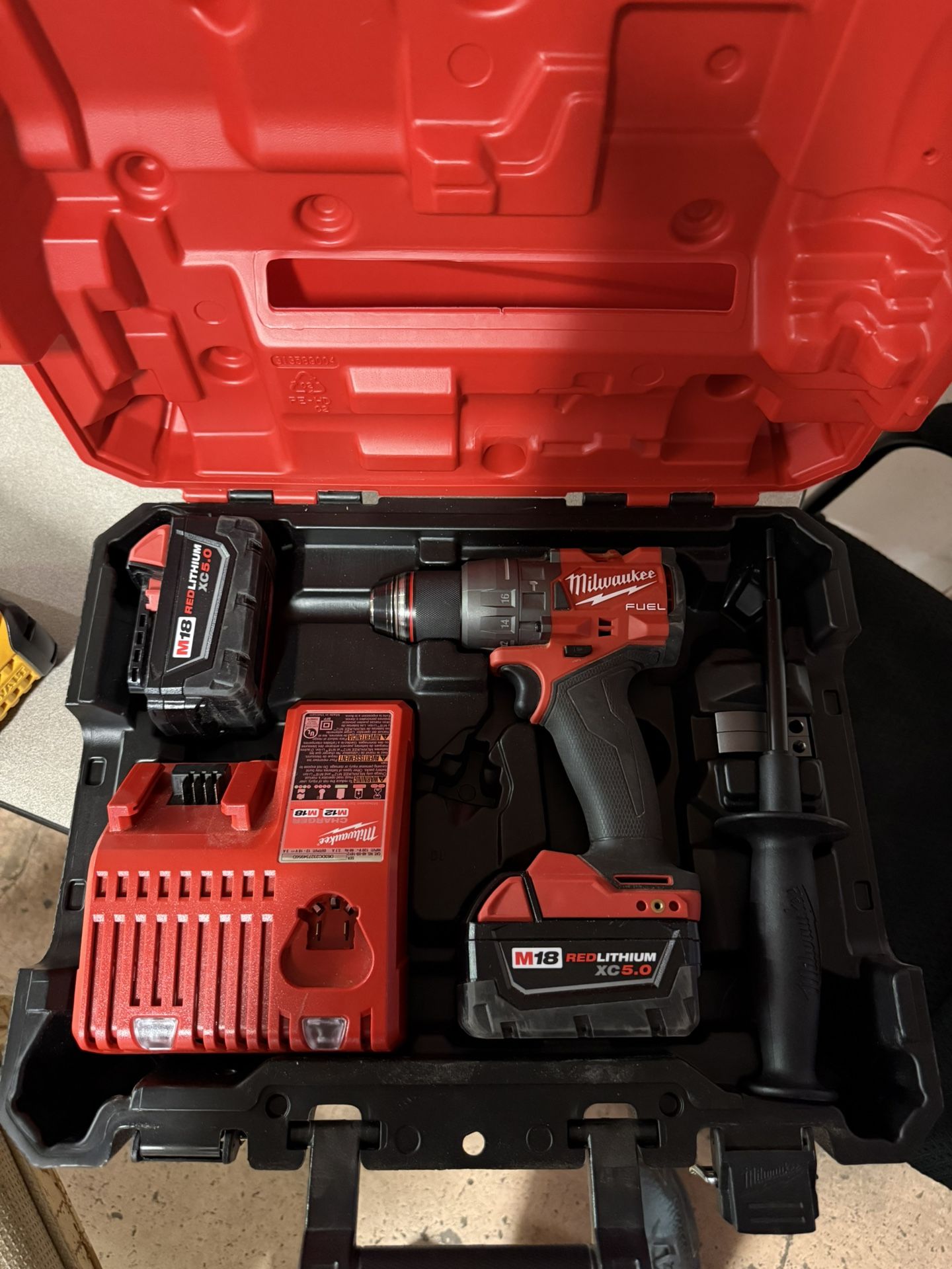 Milwaukee M18 FUEL 18-Volt Lithium-Ion Brushless Cordless Hammer Drill