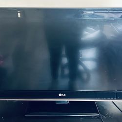 LG 32” LCD TV + 4K Fire TV Stick (8GB) – Works Great!