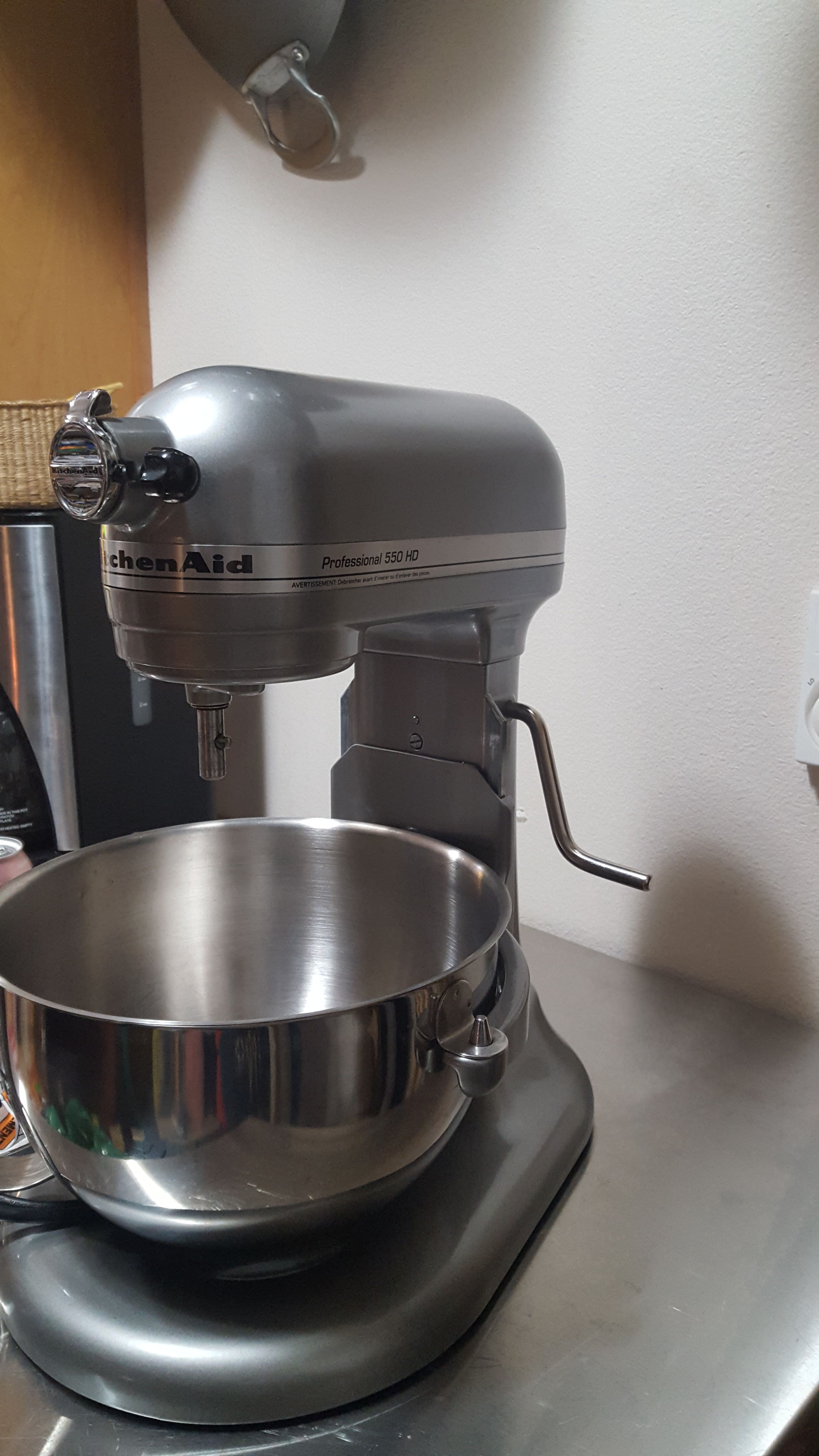 *PRICE REDUCED*KitchenAid Professional 5 Plus Series 5 Quart Bowl-Lift Stand  Mixer *Price Negotiable* for Sale in Poughkeepsie, NY - OfferUp