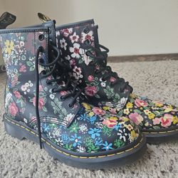 Dr Martens Flower Boots 