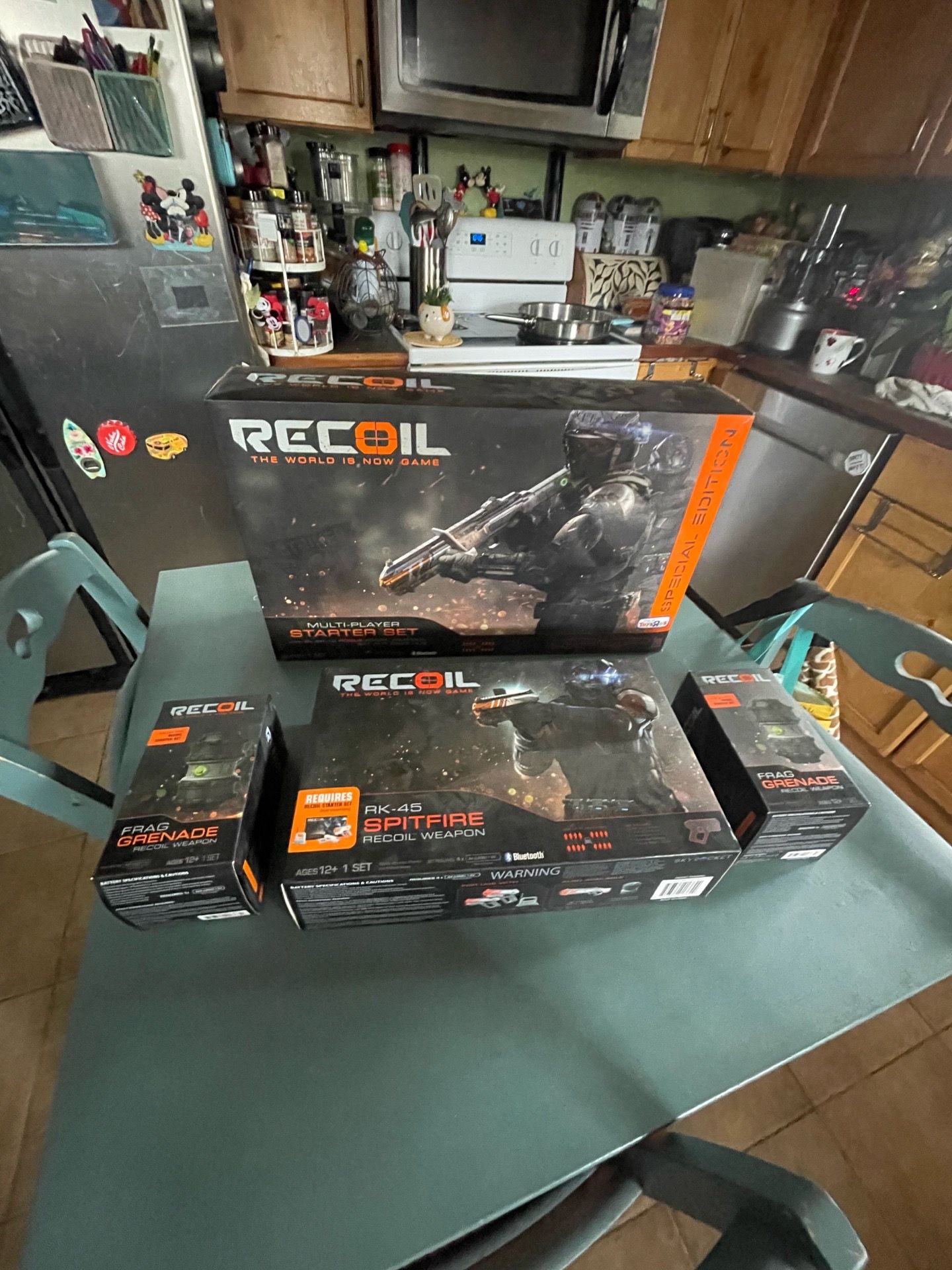 New Recoil Starter Set - SPECIAL EDITION Multiplayer - Toys-R-us Exclusive. And extras as seen in photo. I don’t know much about this been in storage
