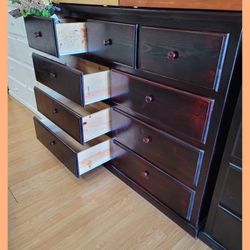 Dresser / Nine drawers dresser