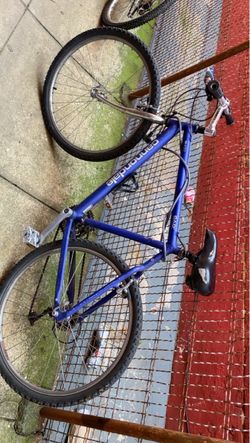 Cannondale M400 Mountain Bike