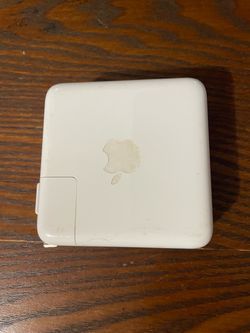 Apple MacBook Charger - 61W USB-C Power Adapter