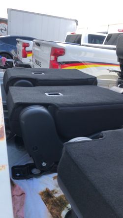 Selling these sits for ford explorer