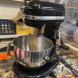 KITCHENAID MIXER PROFESSIONAL 6 INDUSTRIAL BLACK MIXER BAKING WORKS PERFECT SENIOR OWNED