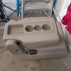 Honda Odyssey 2nd Row Middle Seat OEM (2021), Fits 2018 To 2024.