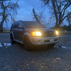 2004 Toyota Sequoia