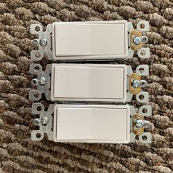 Switches / Outlets LEVITON