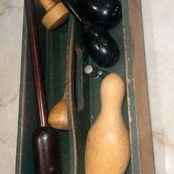 Darning Sock Eggs Variety Of Sizes Two Thimbles And Wooden Box Holder  (Antique